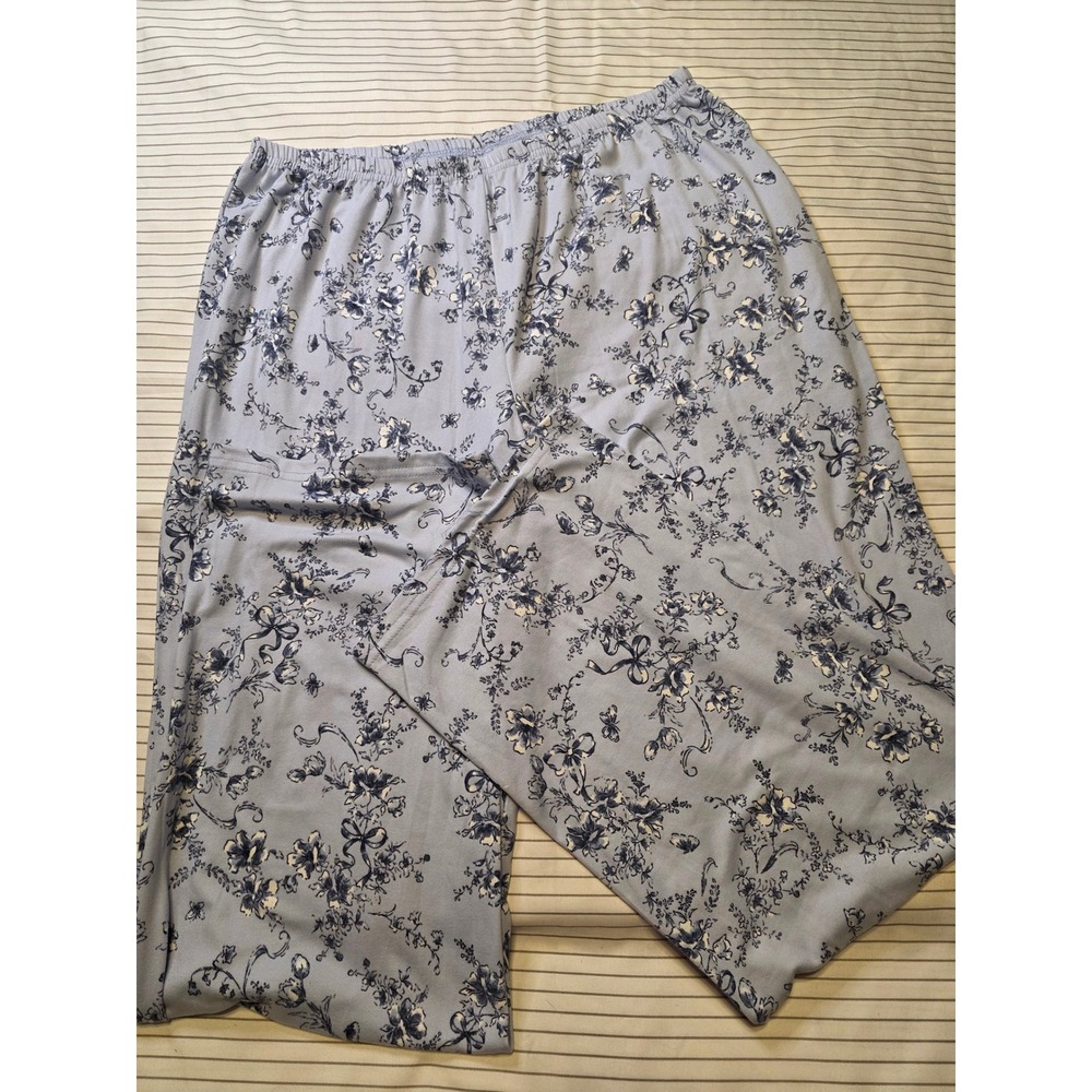 1128 Laura Ashley 3 Piece Pajama Set Blue Floral Top Shorts Pants NWT Small